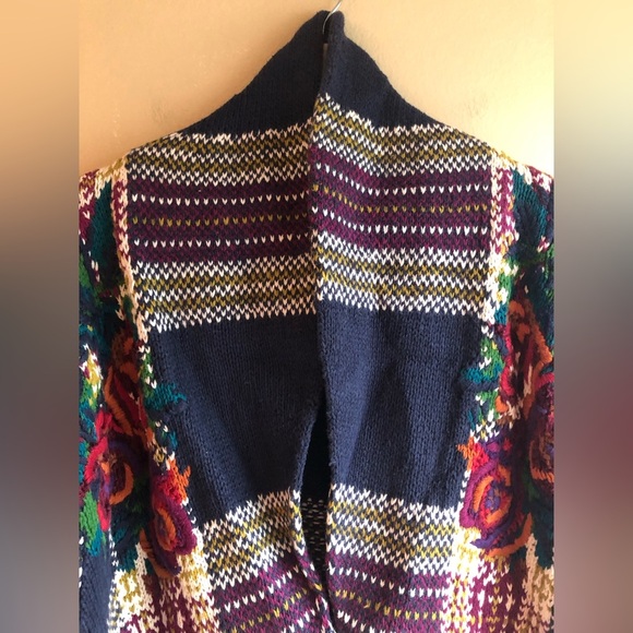 Casual Corner Embroidered Cardigan Floral Women’s Sweater Long Sleeve Size M - Picture 3 of 15